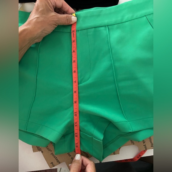 Beautiful Green Suit Set! Size L - Picture 11 of 11